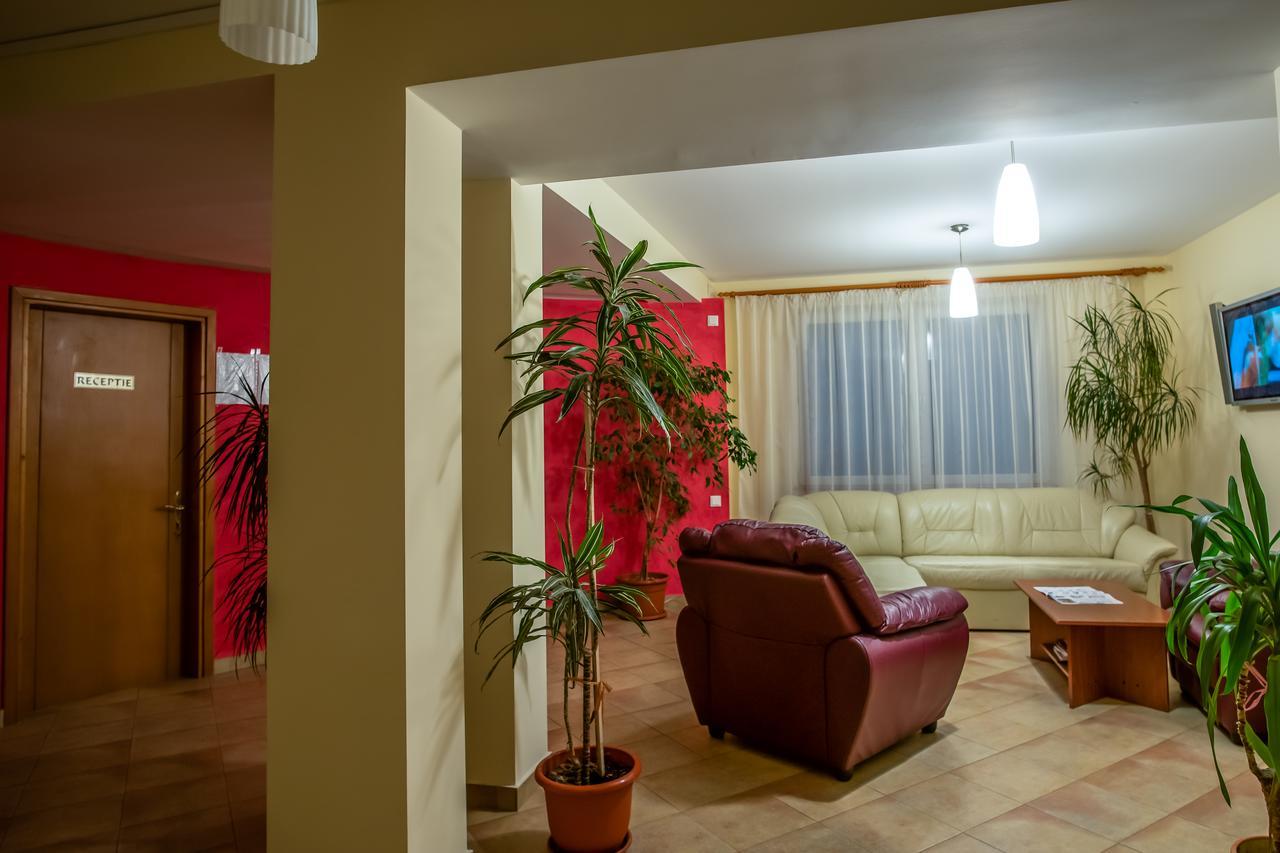 Hotel Maria Rădăuţi Exterior foto